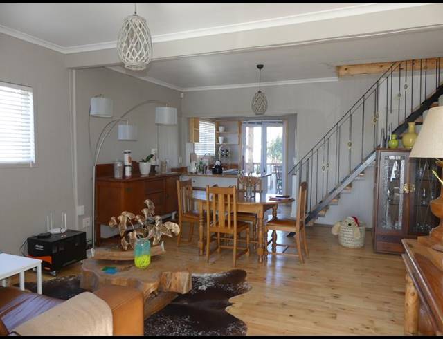 4 BEDROOM HOUSE FOR SALE IN BRITANNIA BAY